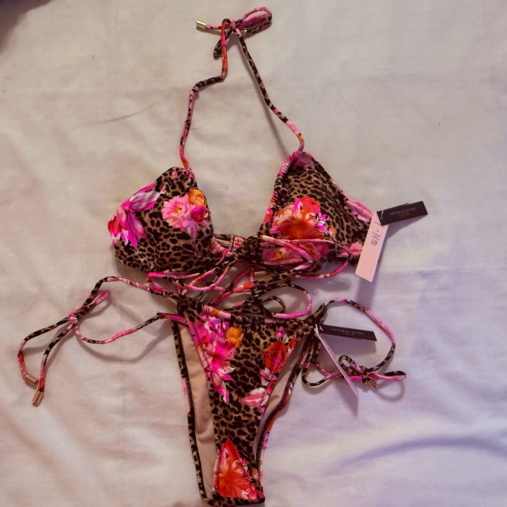 NWT Victoria’s Secret Leopard Floral String Bikini